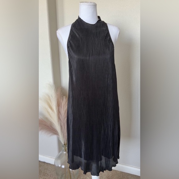 Elegant Little Black Pleated Dress - Picture 3 of 10